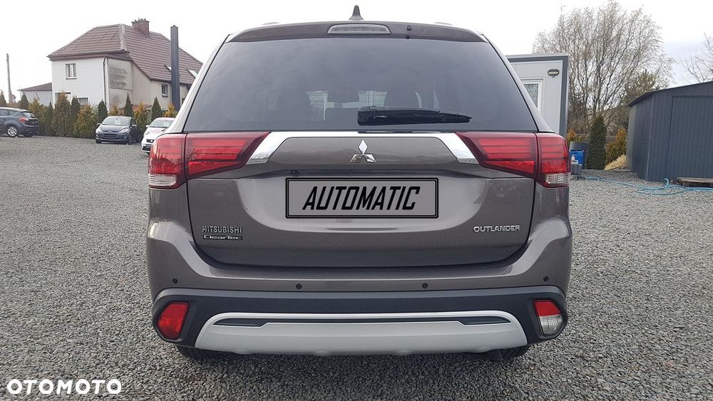 Mitsubishi Outlander 2.0 2WD CVT Spirit - 11