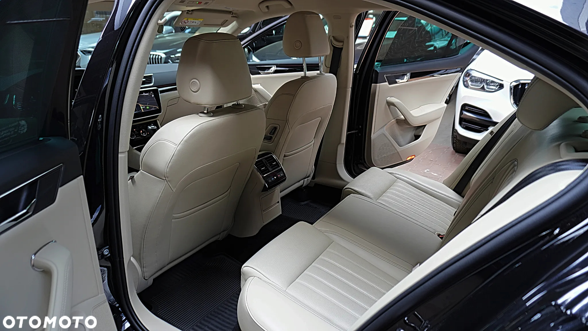 Skoda Superb 2.0 TSI 4x4 L&K DSG - 17