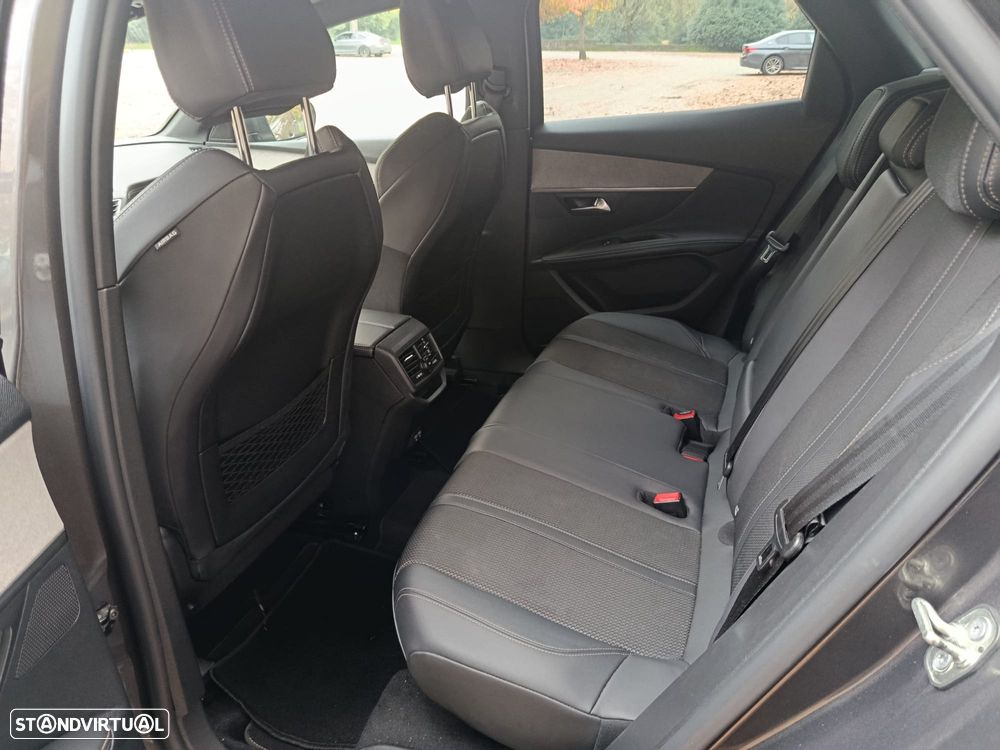 Peugeot 3008 1.5 BlueHDi GT EAT8 - 8