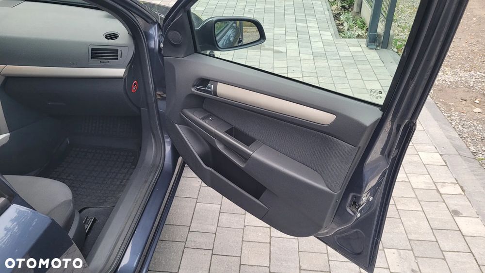 Opel Astra 1.6 Enjoy - 17