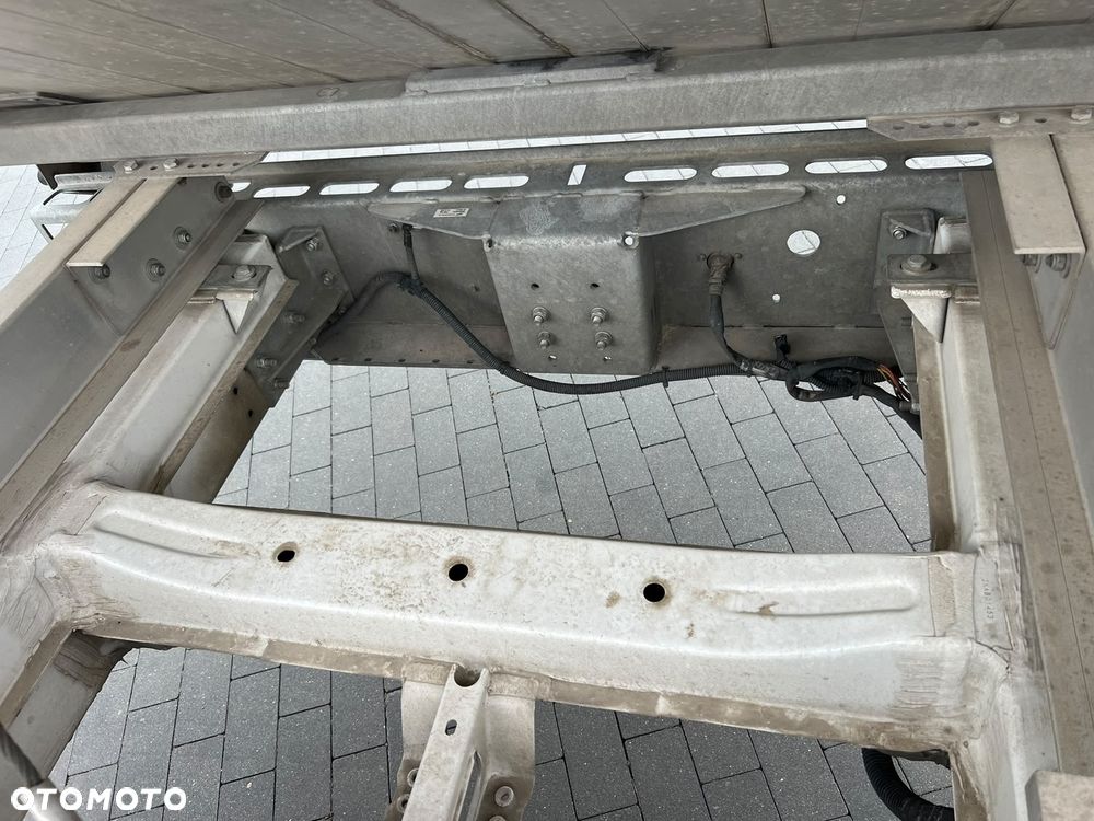 Volkswagen CRAFTER - 23
