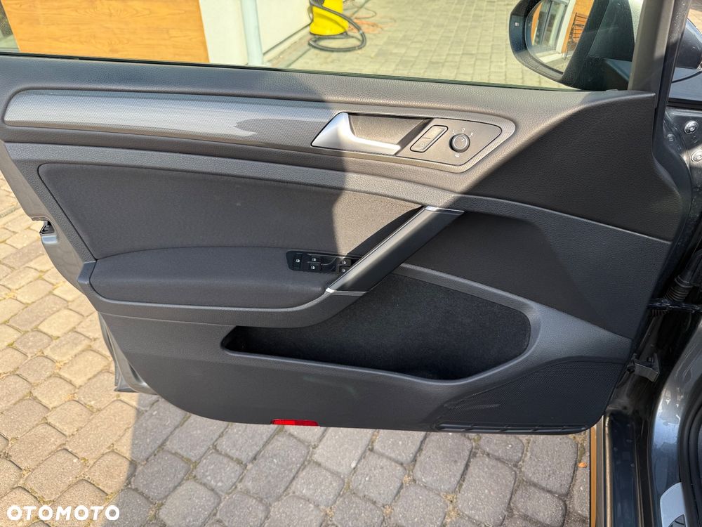 Volkswagen Golf 1.5 TSI OPF R-Line - 27