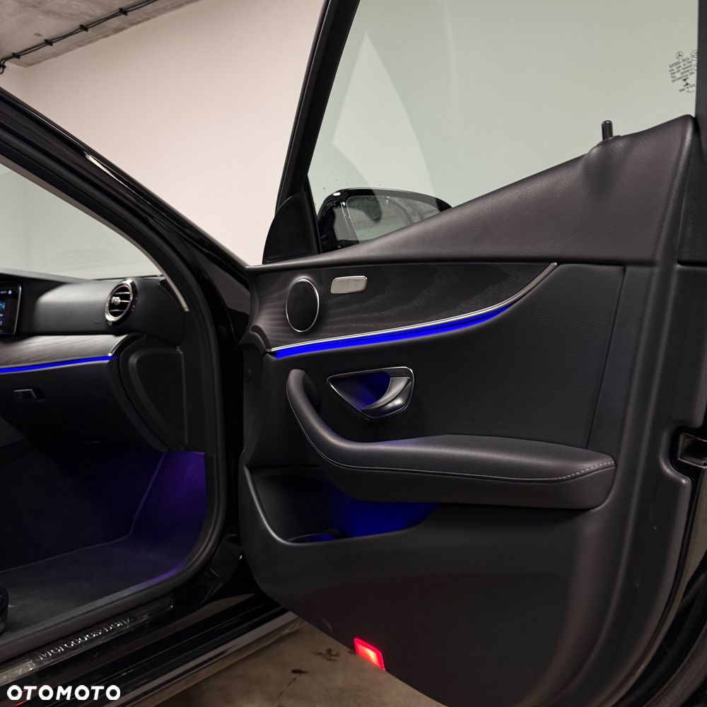 Mercedes-Benz Klasa E 220 d T 9G-TRONIC Avantgarde - 18