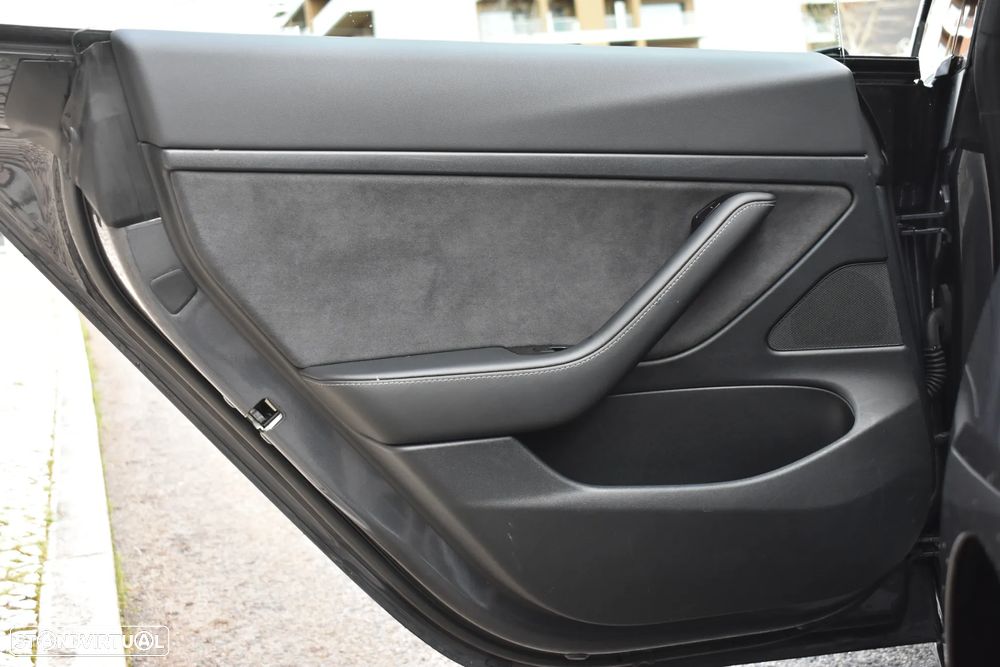 Tesla Model 3 Standard Range Plus RWD - 48