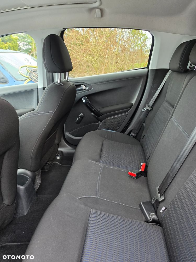 Peugeot 208 120 VTI Allure - 13