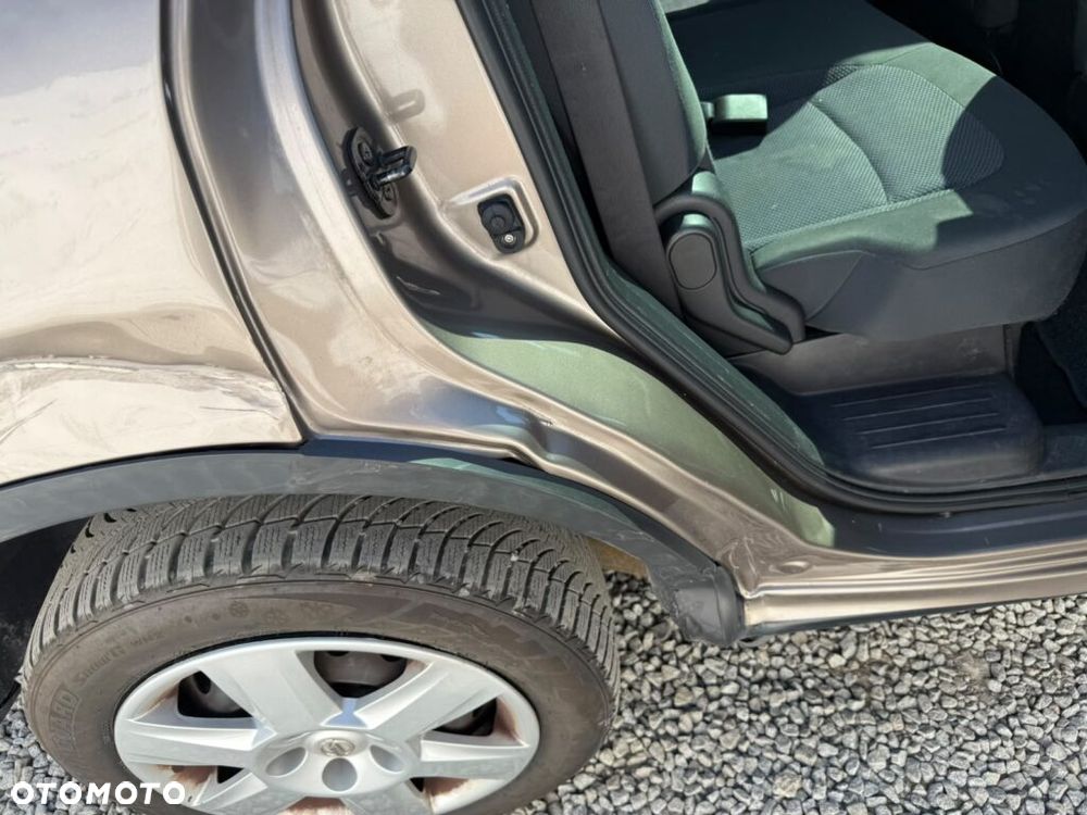 Nissan Qashqai+2 2.0 Visia - 24