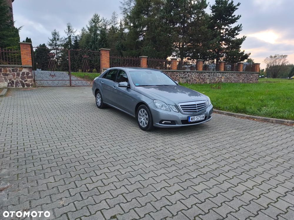 Mercedes-Benz Klasa E 200 CGI BlueEffICIENCY Elegance - 3