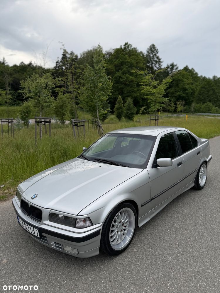 BMW Seria 3 320i - 1