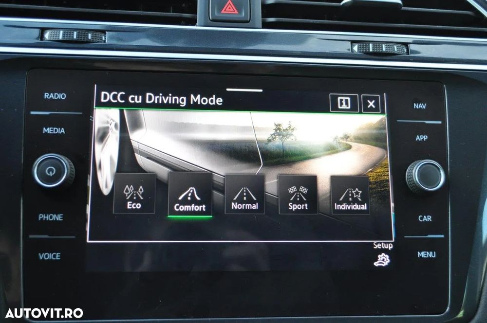 Volkswagen Tiguan 2.0 TDI SCR 4MOTION DSG R-Line - 35