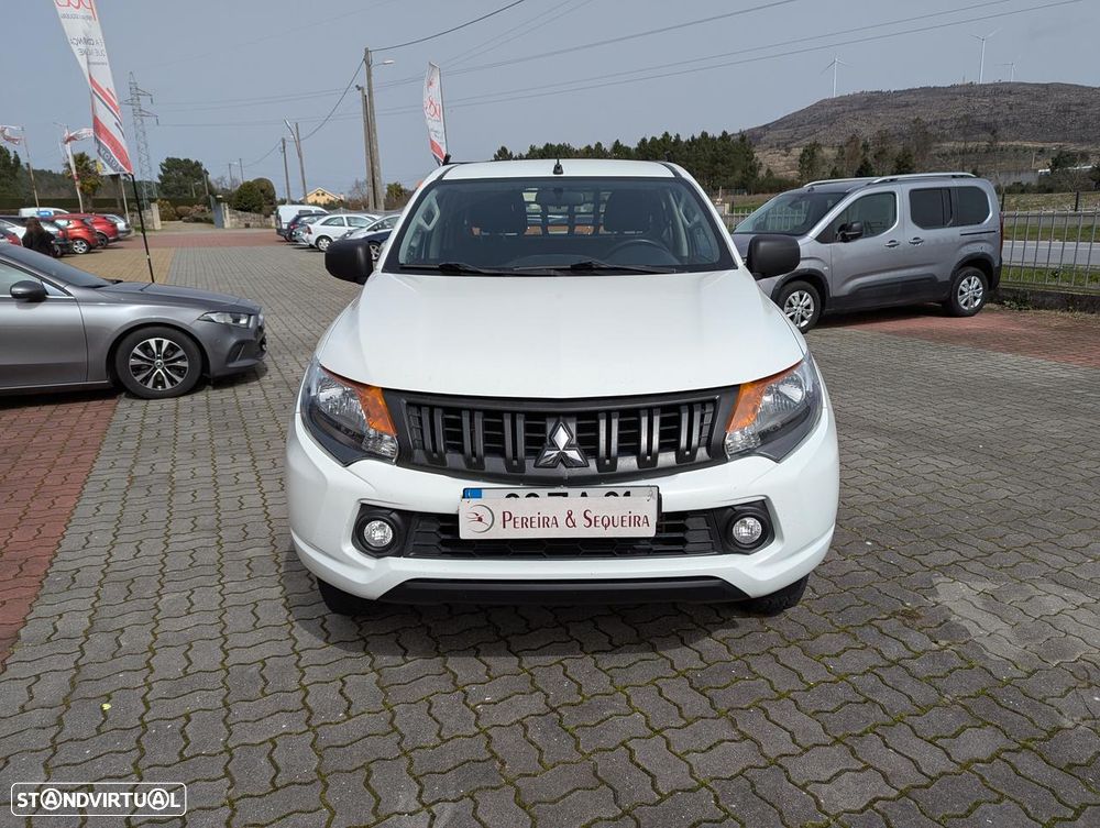 Mitsubishi L200 2.4 DI-D Club Invite 4WD - 4