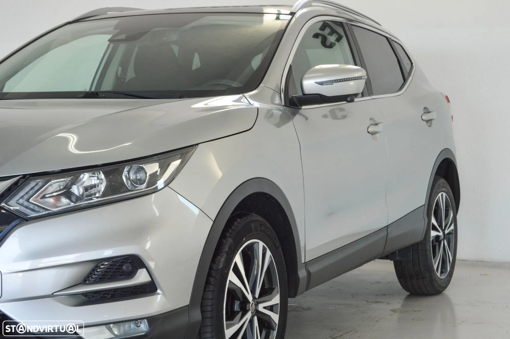 Nissan Qashqai 1.5 dCi N-Connecta J18 - 22