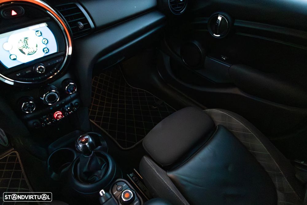 MINI 5 Portas One D - 27