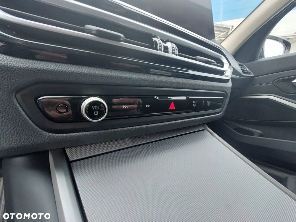 BMW Seria 3 318d Touring Sport Line - 17