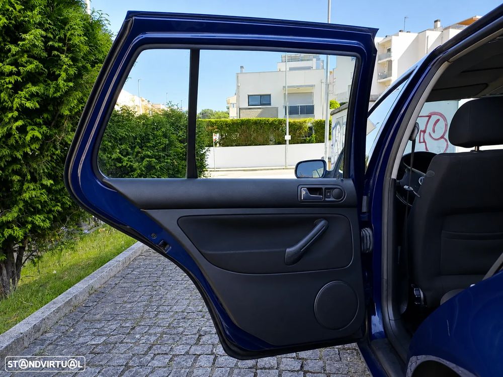 VW Golf 1.9 TDi Highline Aut. - 28