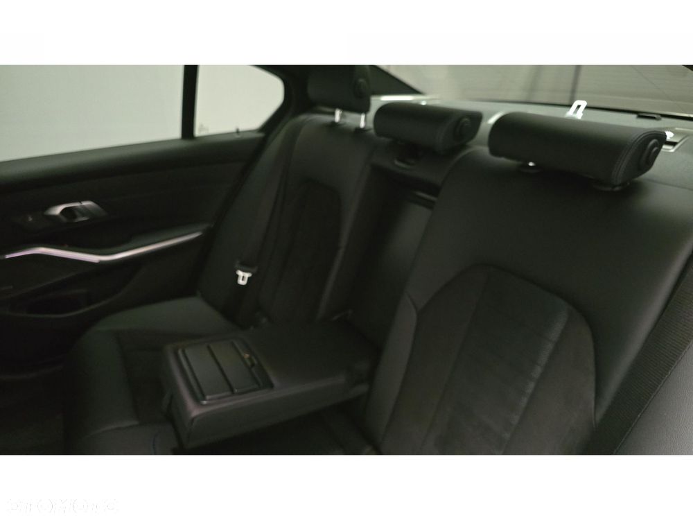 BMW Seria 3 - 23