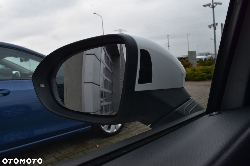 Volkswagen Golf - 24