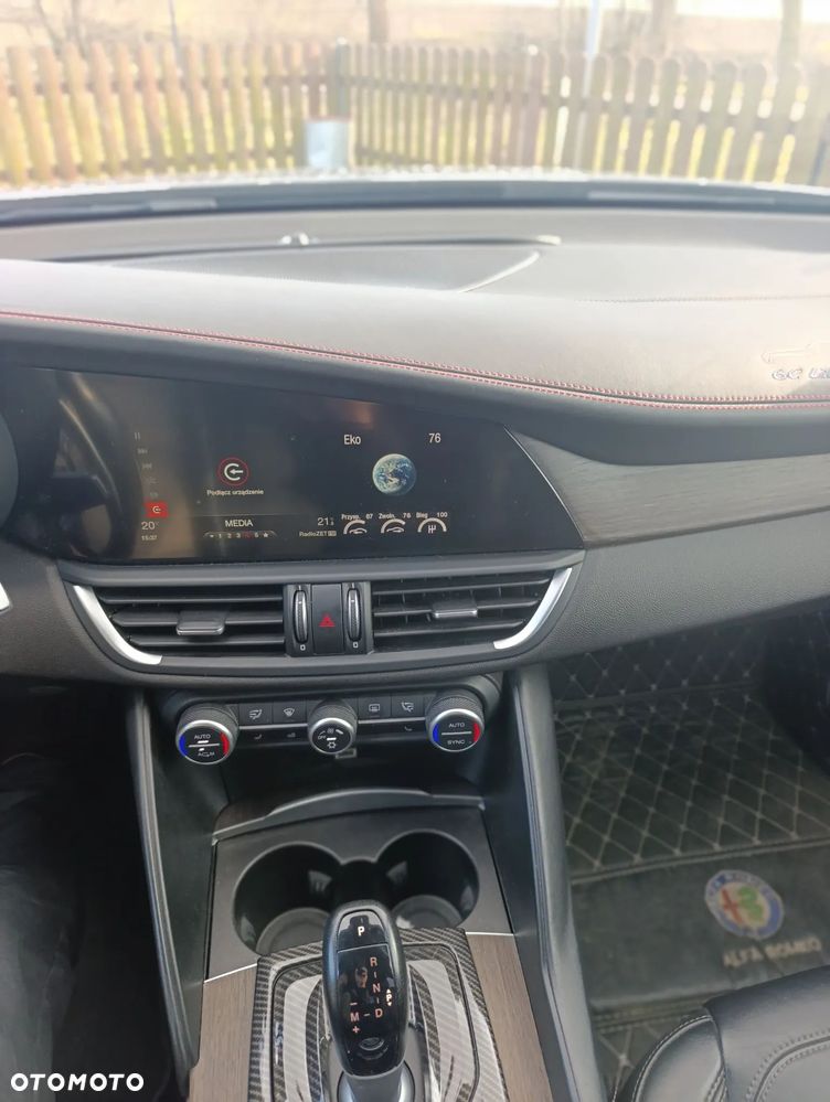 Alfa Romeo Giulia 2.0 Turbo 16V AT8 Veloce - 8