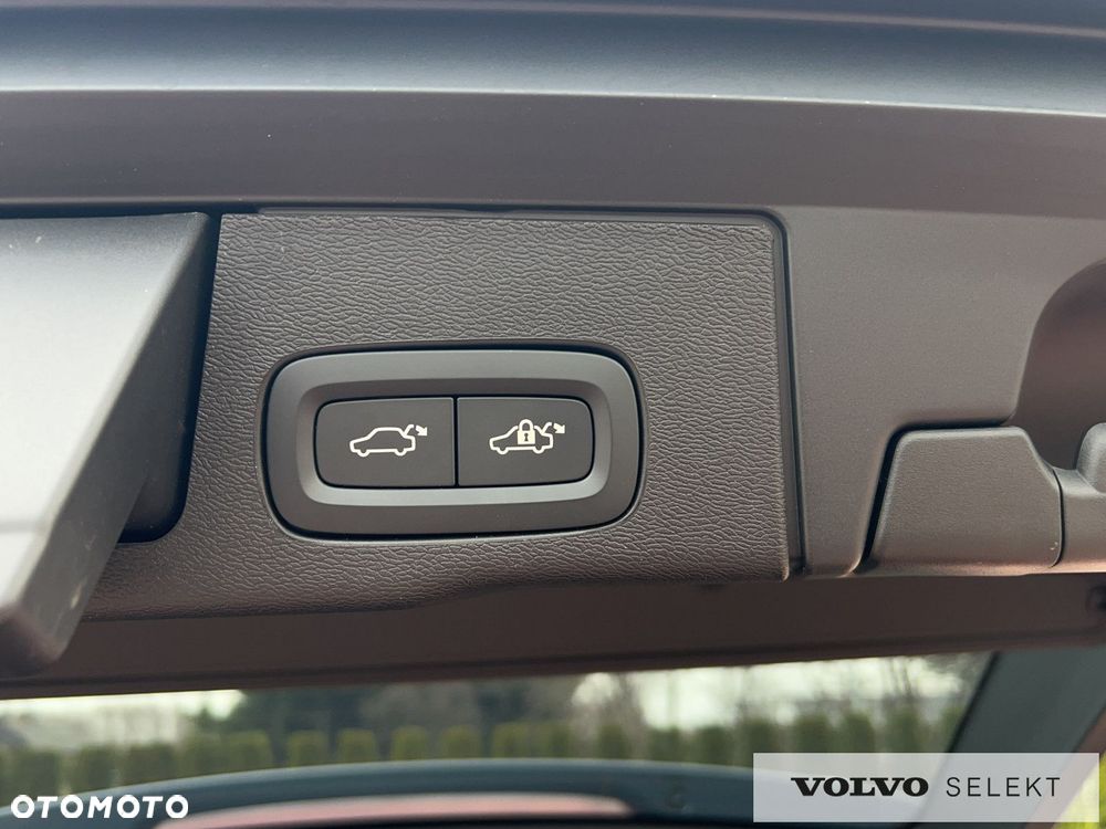 Volvo XC 60 T6 Plug-In Hybrid AWD Plus Dark - 22