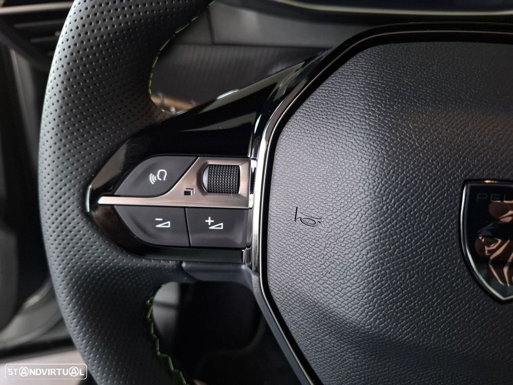 Peugeot 2008 1.2 Hybrid GT e-DCS6 - 15
