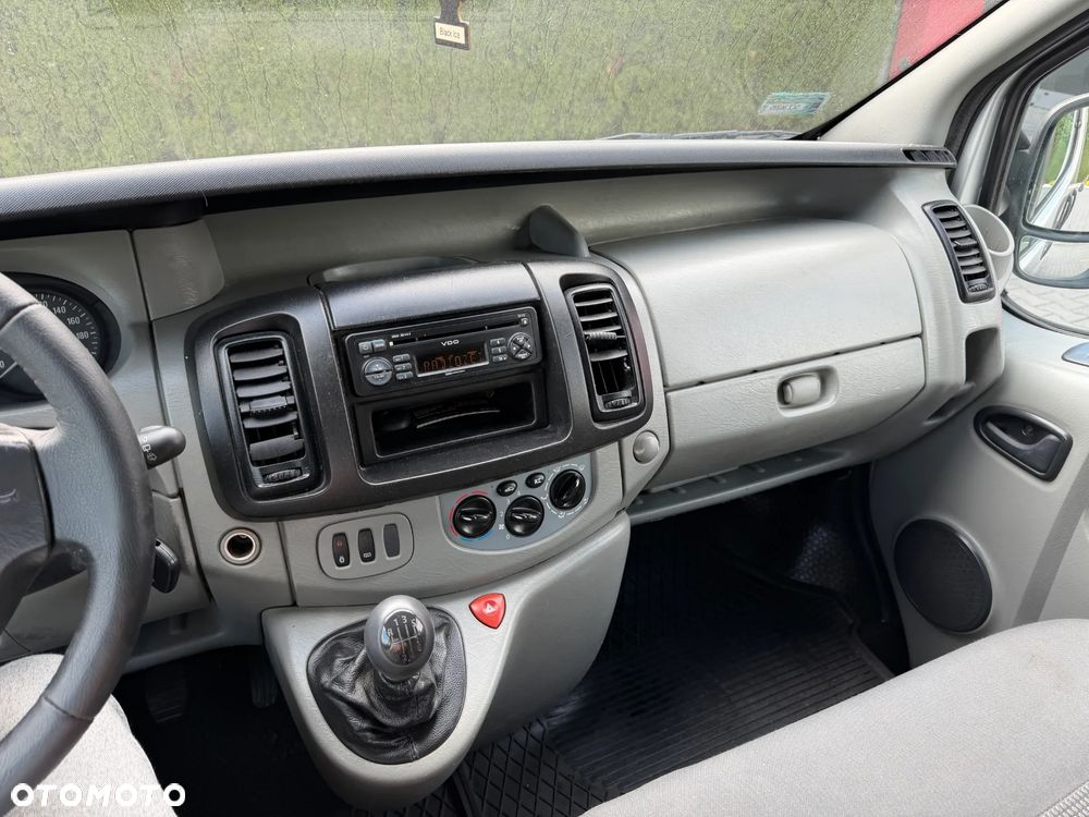 Opel Vivaro L2H1 2.9t - 15