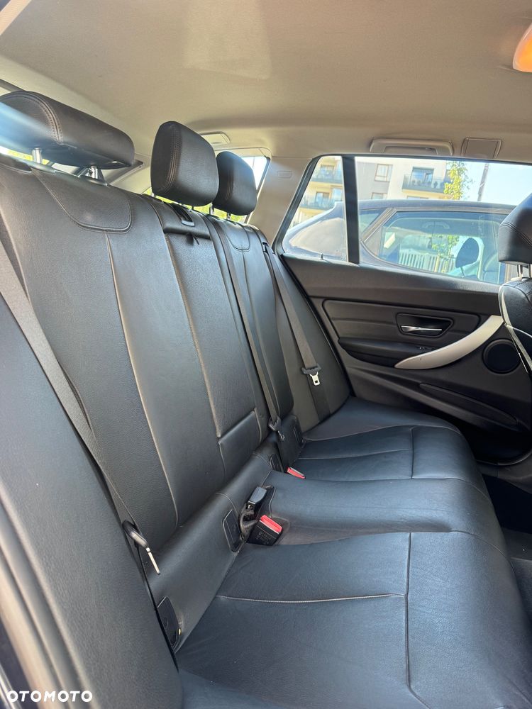 BMW Seria 3 320d Advantage - 28