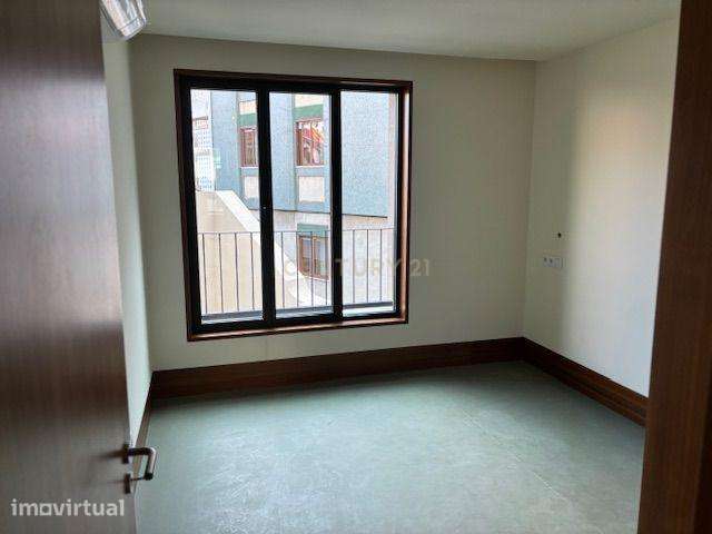 Apartamento T1 com lugar de garagem para arrendamento, em Cedofeita - Grande imagem: 4/23