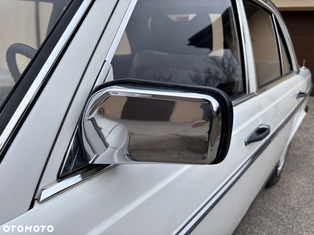 Mercedes-Benz W123 - 21