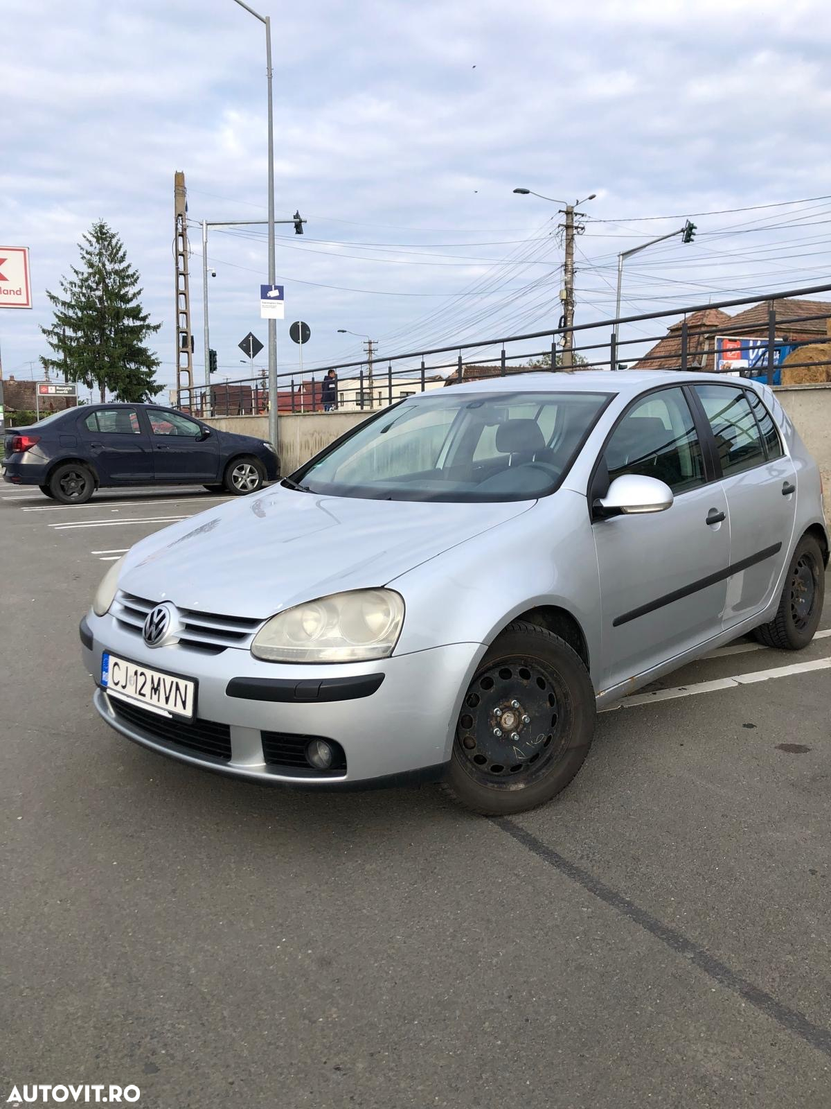 Volkswagen Golf - 22