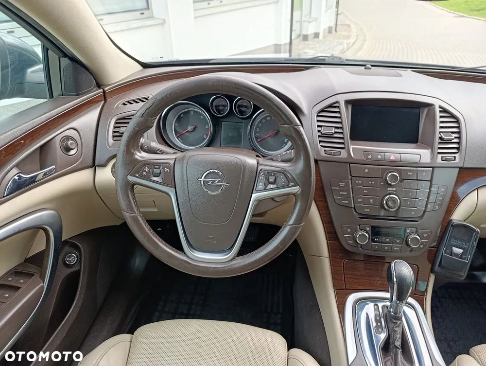 Opel Insignia - 12