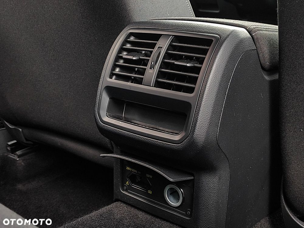 Volkswagen Passat Variant 2.0 TDI EVO Business DSG - 16