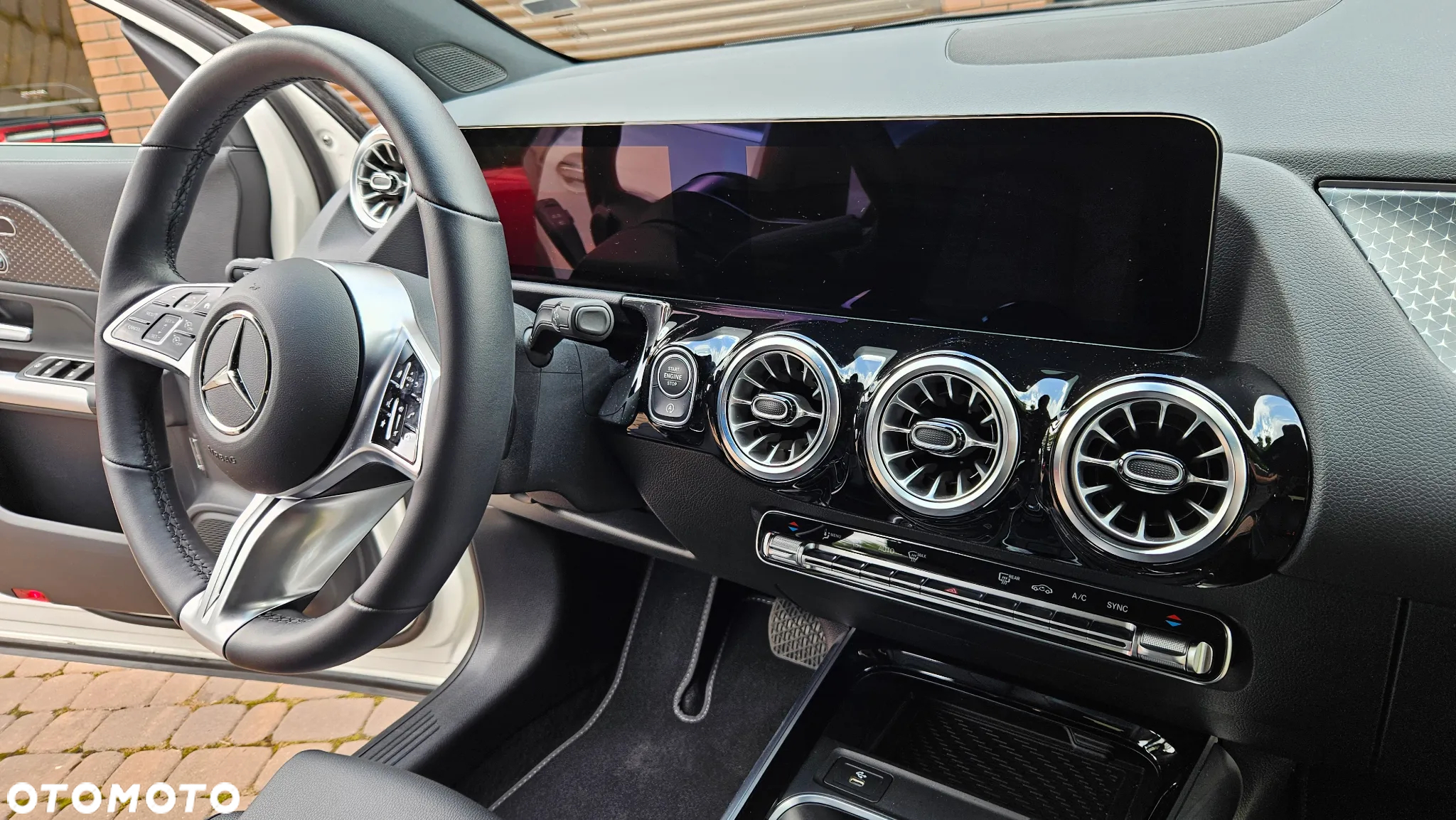 Mercedes-Benz GLA 250 4-Matic AMG Line - 33