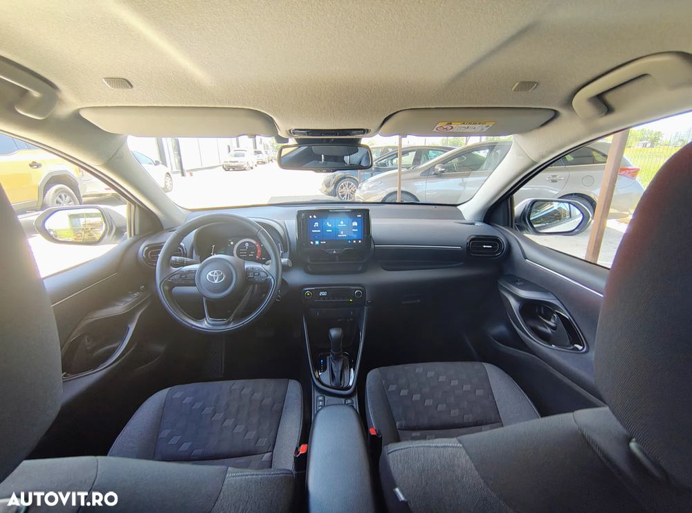 Toyota Yaris - 10