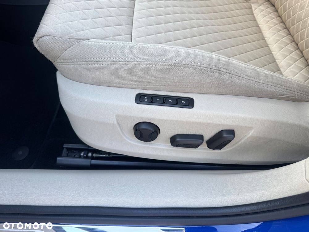 Skoda Superb 2.0 TDI Premium Edition - 14