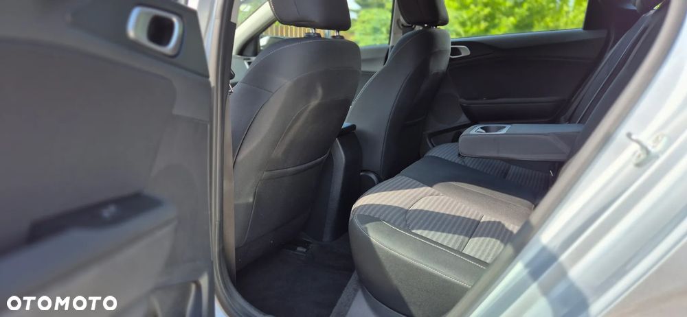 Kia Ceed 1.5 T-GDI M - 26
