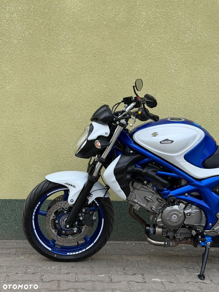 Suzuki Gladius - 26