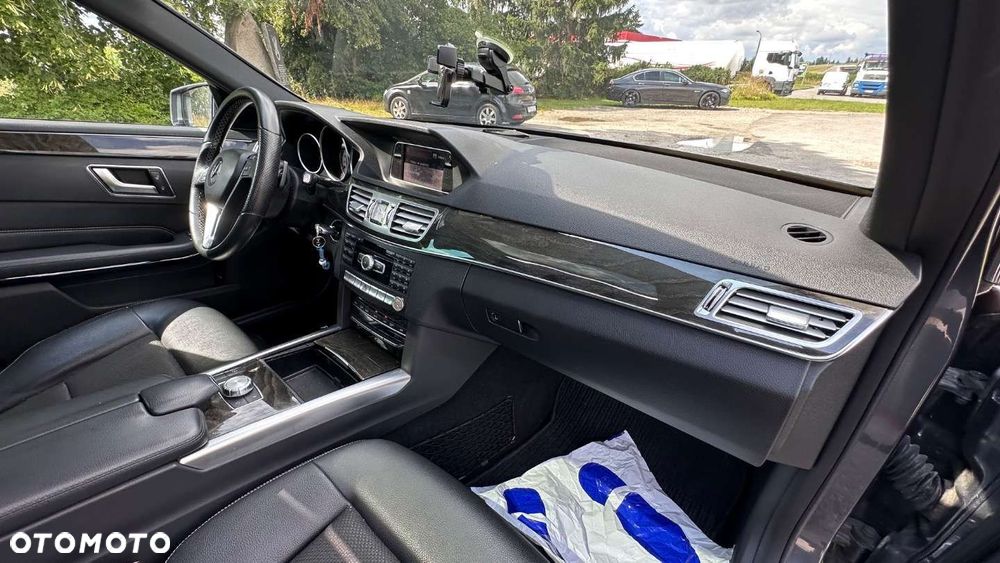 Mercedes-Benz Klasa E - 24