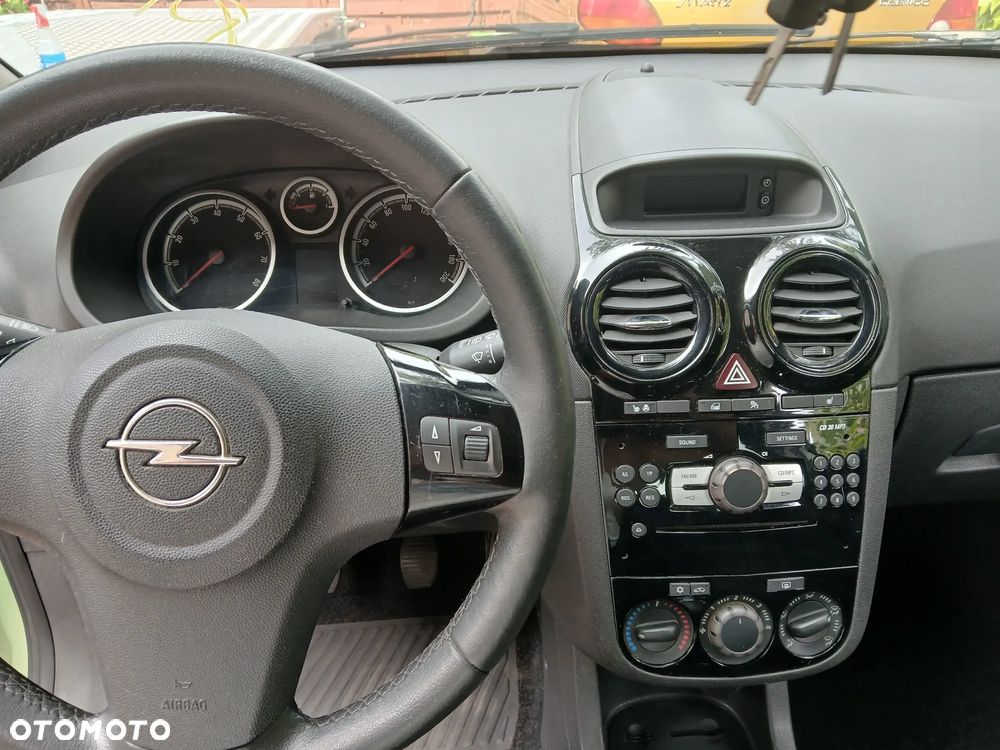 Opel Corsa 1.2 16V 111 - 8