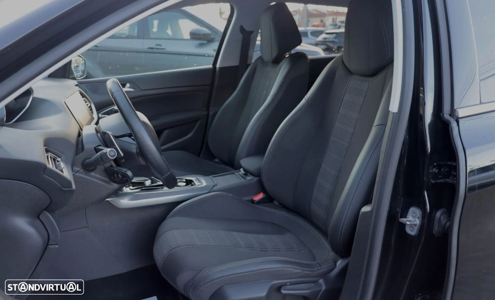 Peugeot 308 PureTech 130 EAT8 Allure - 12