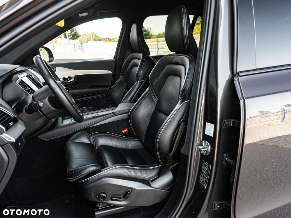 Volvo XC 90 B5 D AWD Ultimate Dark - 24