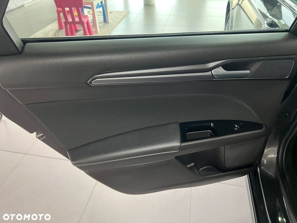 Ford Mondeo SW - 27