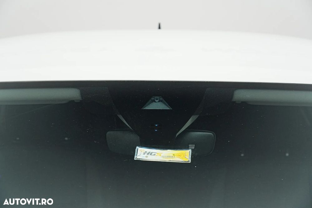 Volkswagen Passat 2.0 TDI SCR DSG Conceptline - 20