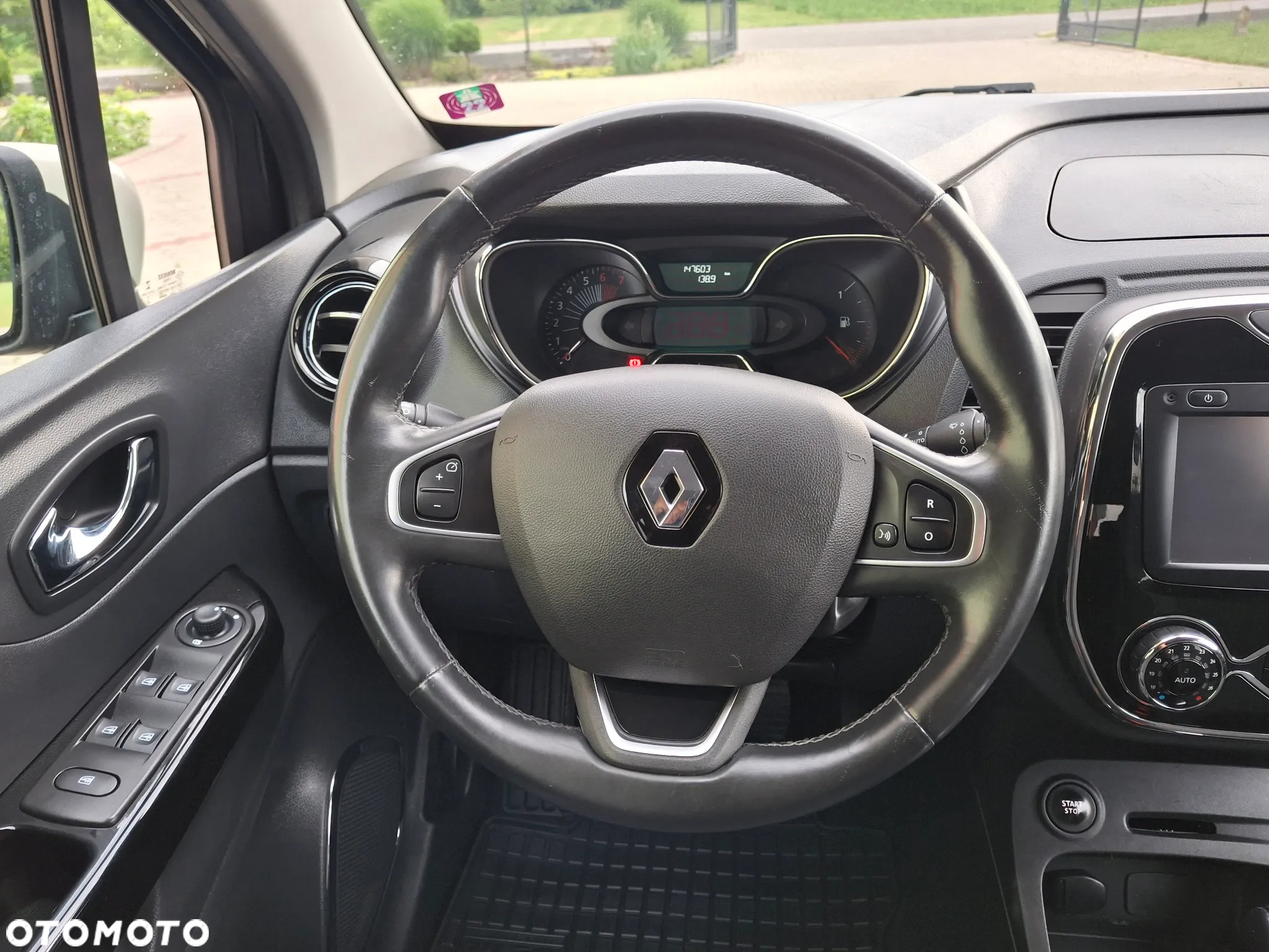 Renault Captur 1.2 Energy TCe Initiale Paris EDC - 23
