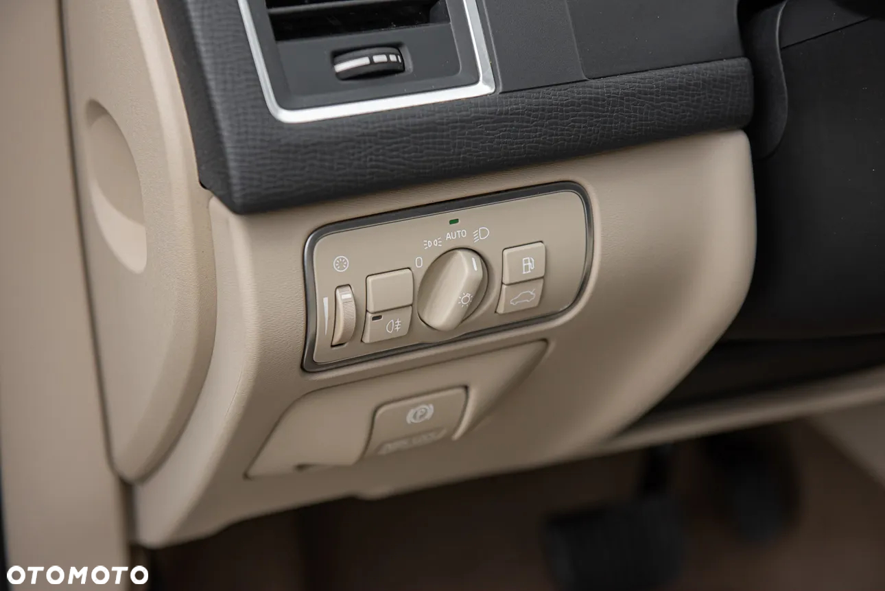 Volvo XC 60 D4 Geartronic Momentum - 17
