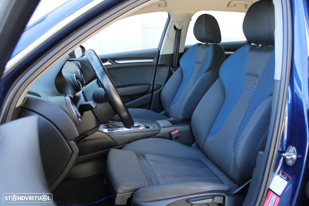 Audi A3 Sportback 1.6 TDI (clean diesel) S tronic S line Sport Pack - 19