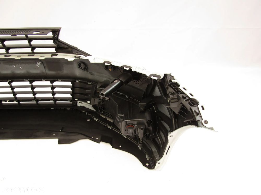 Zderzak przedni VW Touran 15 - 24 Sprysk. Lakier LC9A - 21