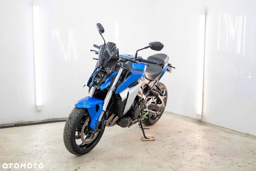 Suzuki GSX - 2