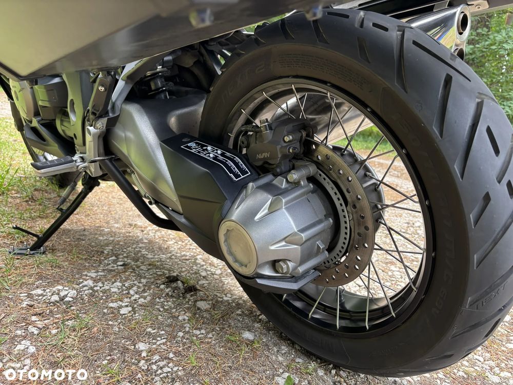 Honda VFR - 12
