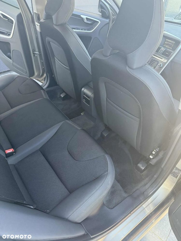 Volvo XC 60 D5 AWD Kinetic - 3