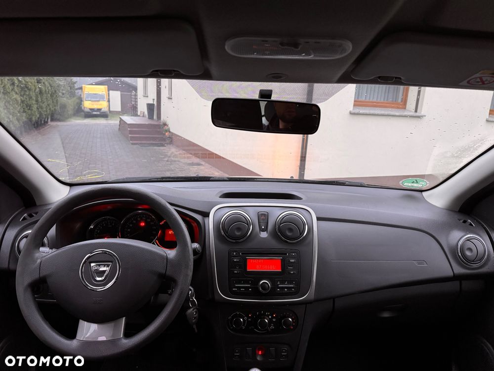 Dacia Logan 1.2 16V 75 Laureate - 12