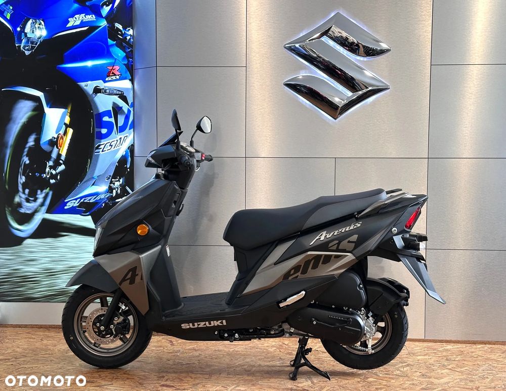 Suzuki Avenis - 7